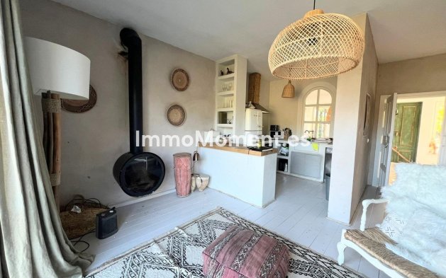 Wiederverkauf - Landhaus -   Inländisch - Monda