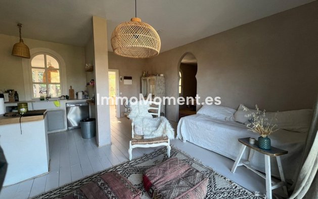 Wiederverkauf - Landhaus -   Inländisch - Monda