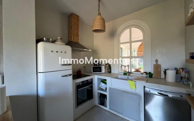 Wiederverkauf - Landhaus -   Inländisch - Monda