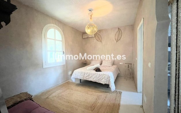 Wiederverkauf - Landhaus -   Inländisch - Monda