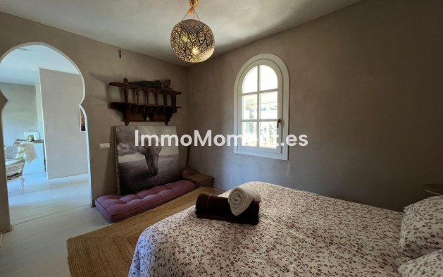 Wiederverkauf - Landhaus -   Inländisch - Monda