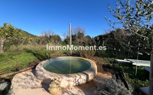 Wiederverkauf - Landhaus -   Inländisch - Monda