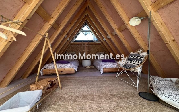 Wiederverkauf - Landhaus -   Inländisch - Monda