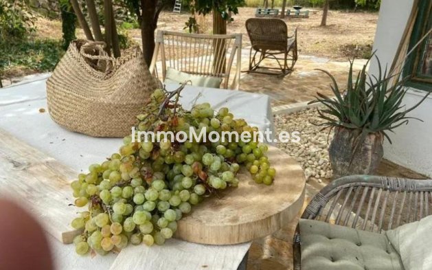 Wiederverkauf - Landhaus -   Inländisch - Monda