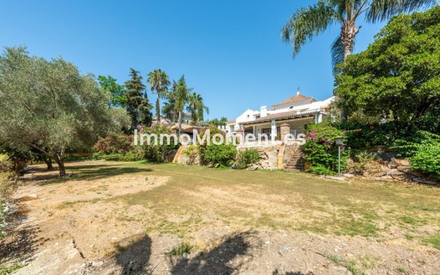 Resale - Villa - El Paraiso - New Golden Mile