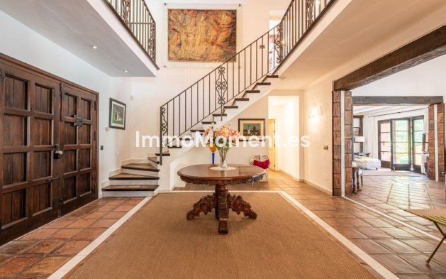 Resale - Villa - El Paraiso - New Golden Mile