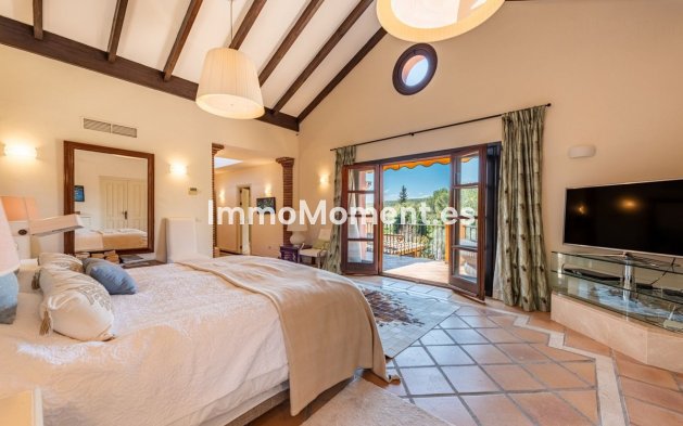 Resale - Villa - El Paraiso - New Golden Mile