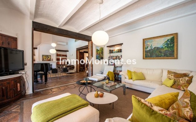 Resale - Villa - El Paraiso - New Golden Mile