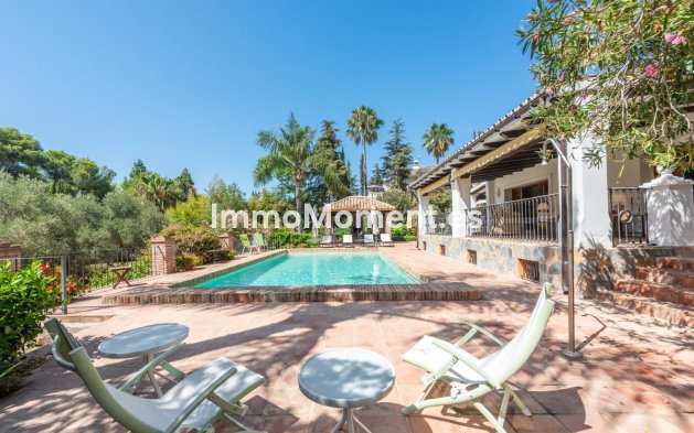 Resale - Villa - El Paraiso - New Golden Mile