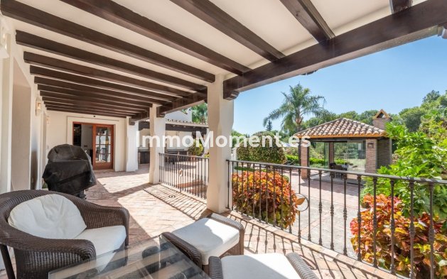 Resale - Villa - El Paraiso - New Golden Mile