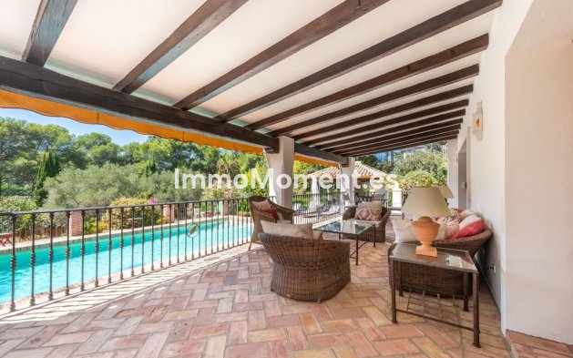 Resale - Villa - El Paraiso - New Golden Mile