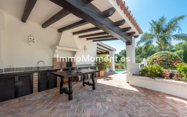 Resale - Villa - El Paraiso - New Golden Mile