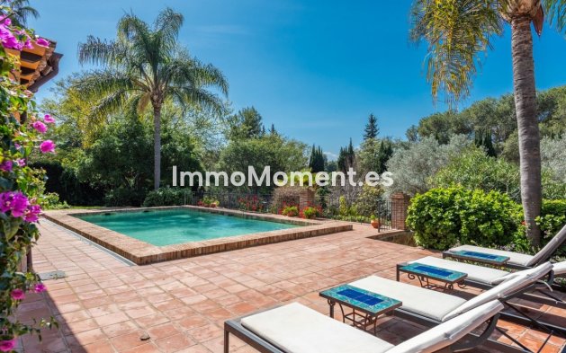 Resale - Villa - El Paraiso - New Golden Mile