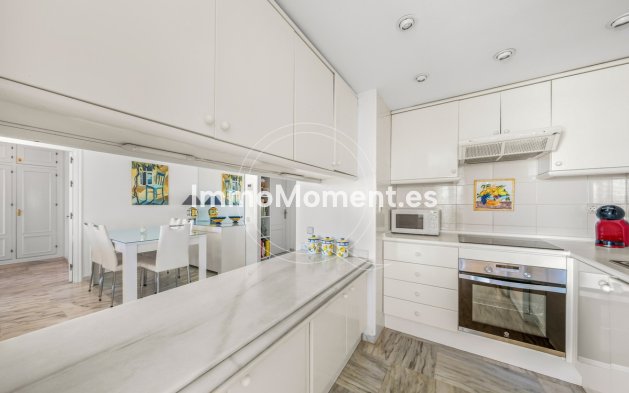 Resale - Apartment - Estepona - Estepona Centro