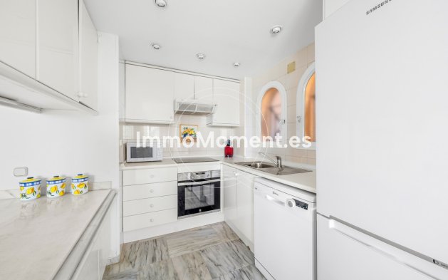 Resale - Apartment - Estepona - Estepona Centro