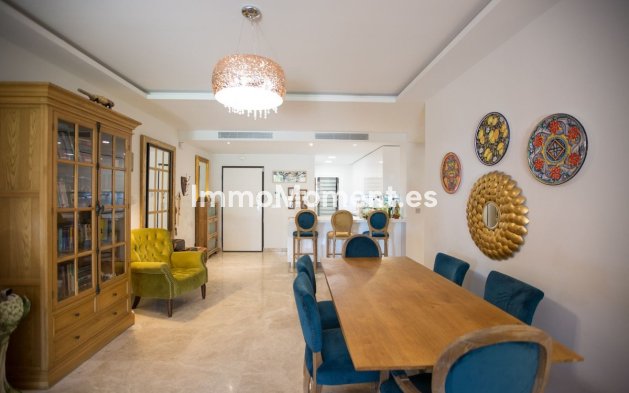Revente - Appartement - Marbella - Nueva Andalucía