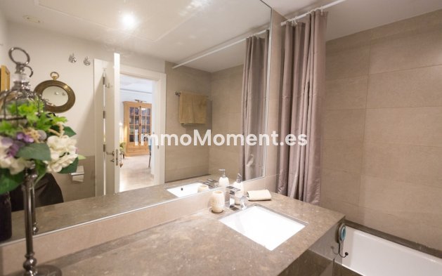Revente - Appartement - Marbella - Nueva Andalucía