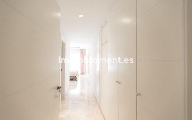 Revente - Appartement - Marbella - Nueva Andalucía