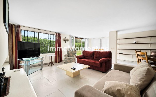 Reventa - Villa - Marbella - Elviria