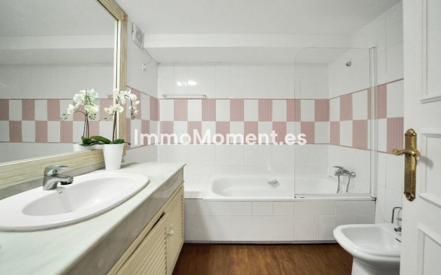 Reventa - Villa - Marbella - Elviria