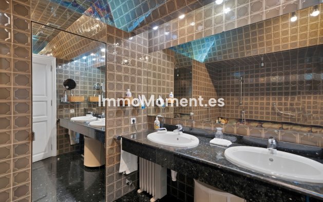 Resale - Villa - Marbella - Las Brisas