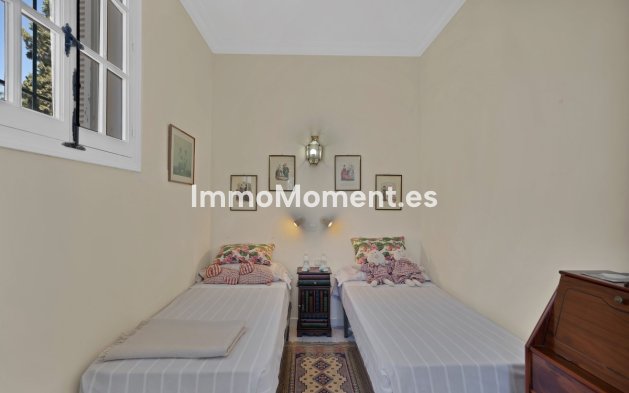 Resale - Villa - Marbella - Las Brisas