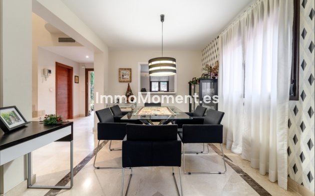 Resale - Villa - Estepona - Estepona Centro