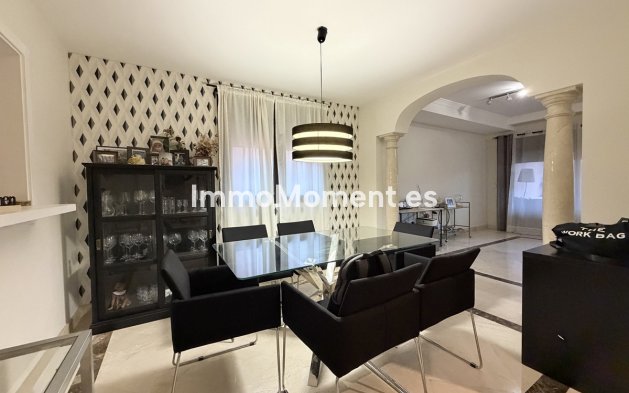 Resale - Villa - Estepona - Estepona Centro