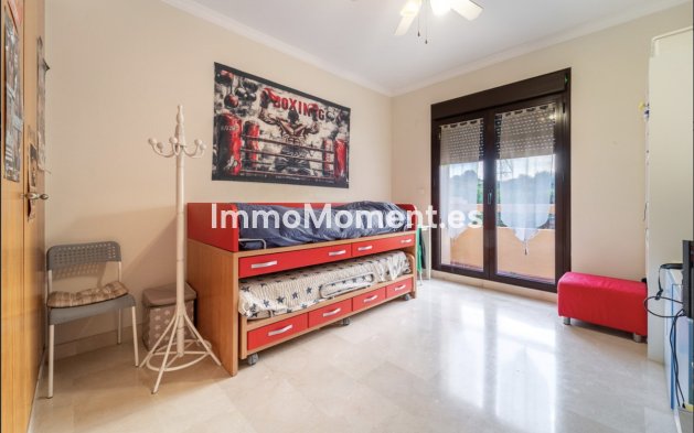 Resale - Villa - Estepona - Estepona Centro