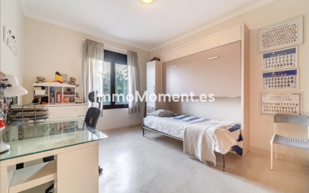 Resale - Villa - Estepona - Estepona Centro