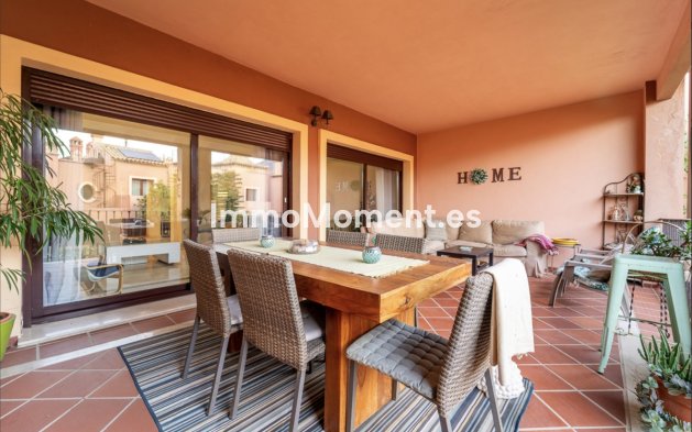 Resale - Villa - Estepona - Estepona Centro
