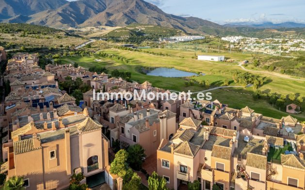 Resale - Villa - Estepona - Estepona Centro