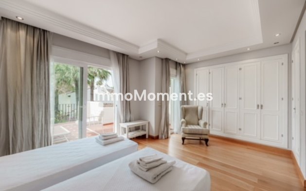 Bestaande woning - Geschakelde woning - Estepona  - Estepona Centro