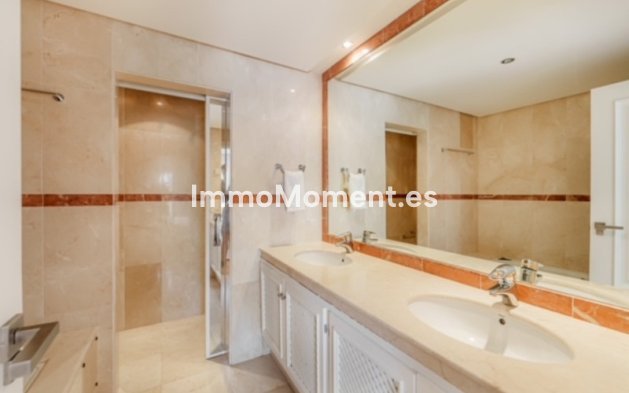 Bestaande woning - Geschakelde woning - Estepona  - Estepona Centro