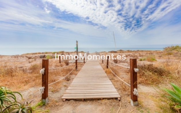 Bestaande woning - Geschakelde woning - Estepona  - Estepona Centro