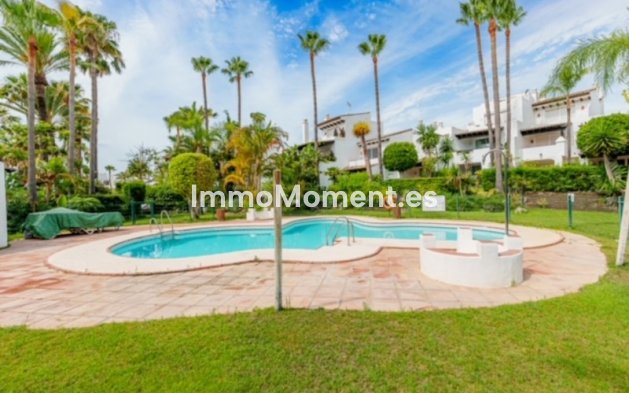 Bestaande woning - Geschakelde woning - Estepona  - Estepona Centro