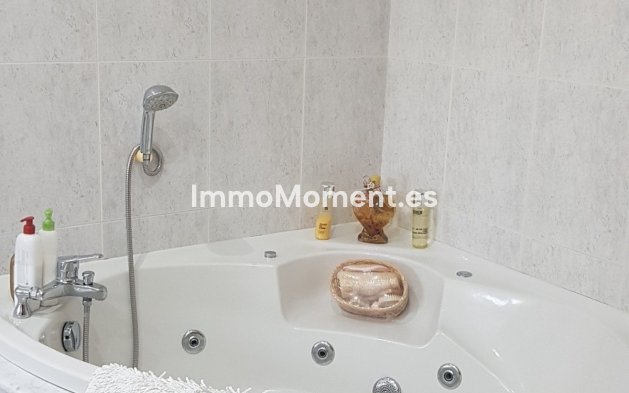 Resale - Villa - Marbella - Nueva Andalucía