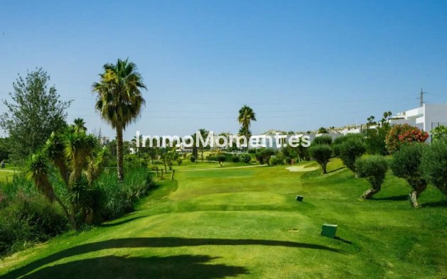 New Build - Land - El Paraiso - New Golden Mile