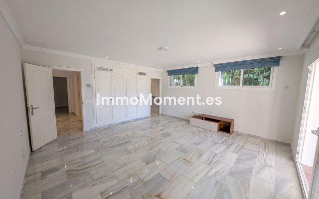 Wiederverkauf - Villa - Marbella - Nueva Andalucía