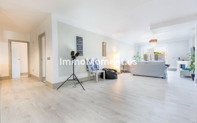 Revente - Appartement - Marbella - Nueva Andalucía