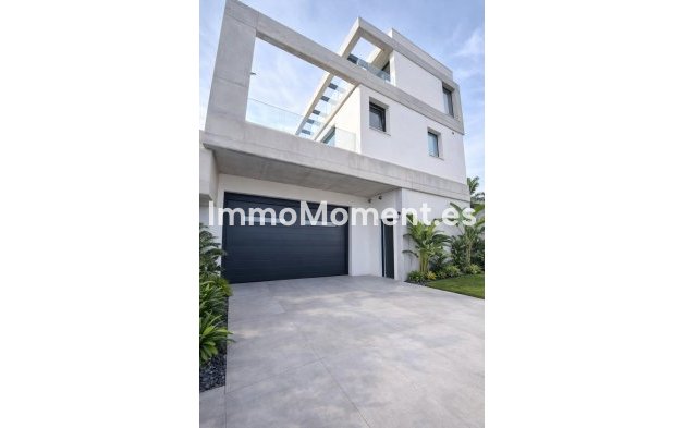 Wiederverkauf - Villa - Marbella - Nueva Andalucía