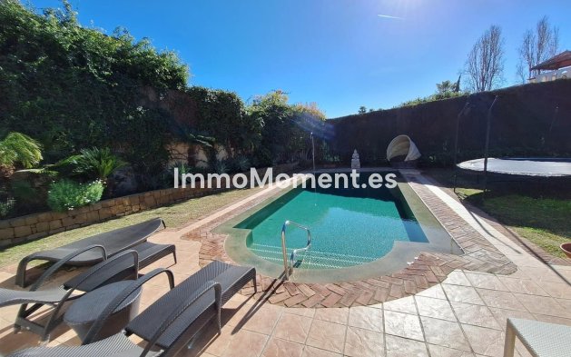 Resale - Villa - Marbella - Puerto Banús