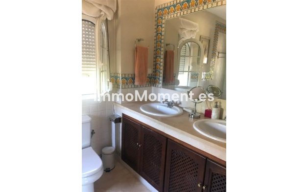 Resale - Villa - Marbella - Puerto Banús