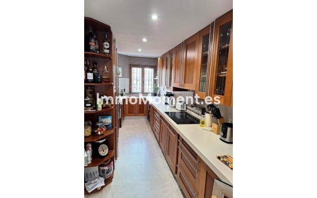 Resale - Apartment - Manilva - La Duquesa