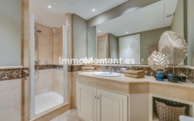 Resale - Apartment - Marbella - Elviria