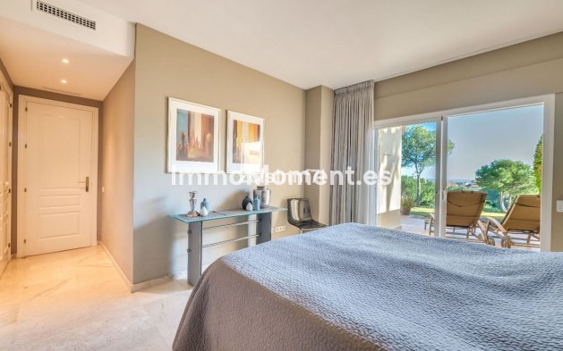 Resale - Apartment - Marbella - Elviria