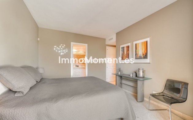 Resale - Apartment - Marbella - Elviria