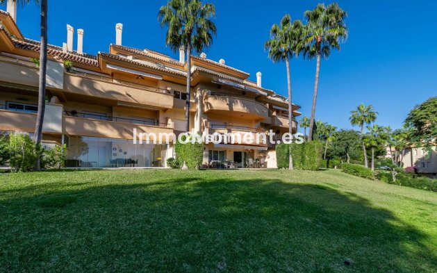 Resale - Apartment - Marbella - Elviria