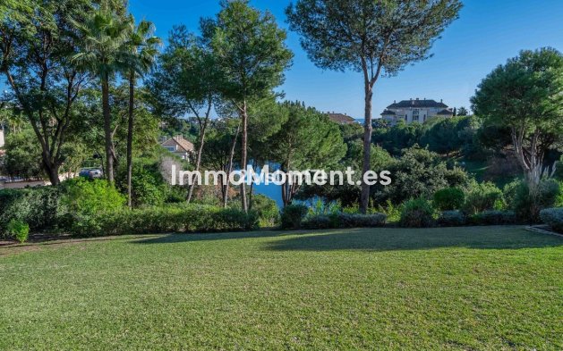 Resale - Apartment - Marbella - Elviria