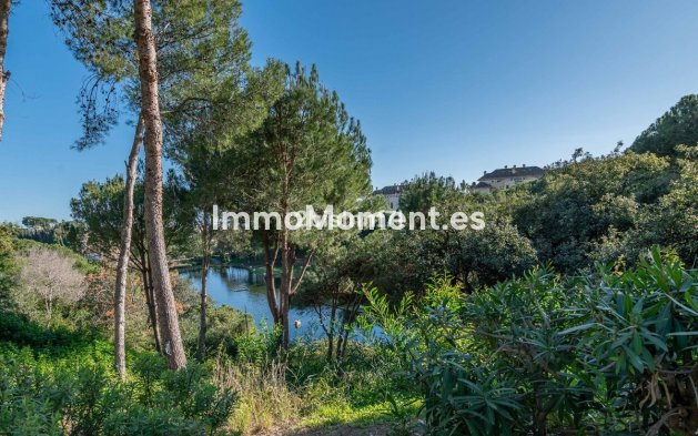 Resale - Apartment - Marbella - Elviria